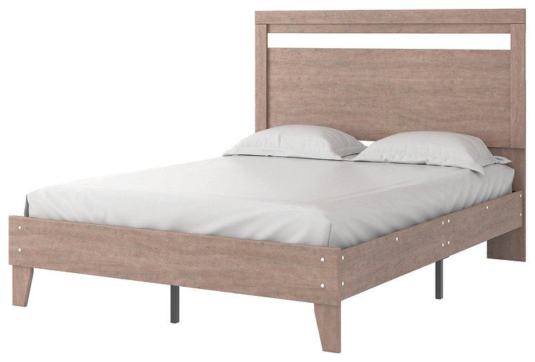 Flannia Queen Panel Bed