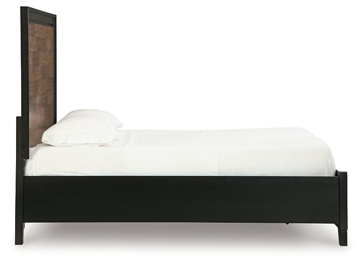 Kraeburn Panel Storage Bed