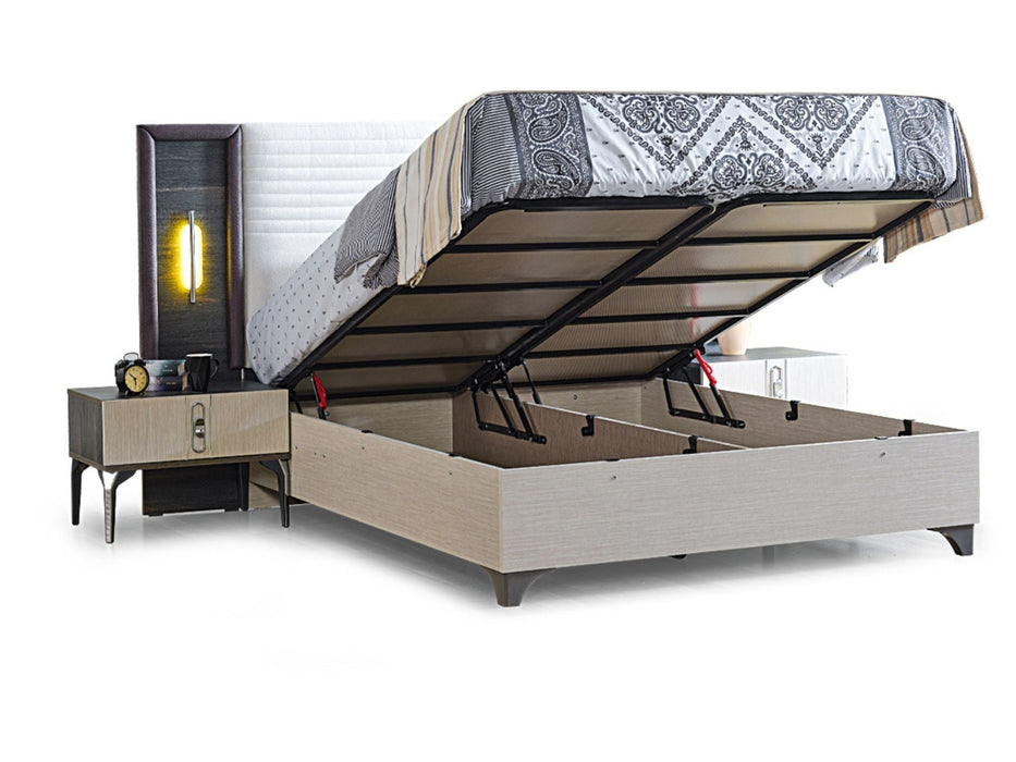 Nero Nightstand